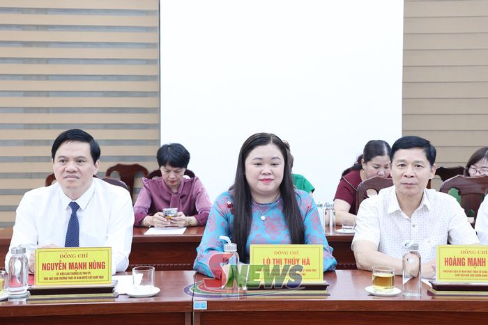 Các đại biểu dự hội nghị.