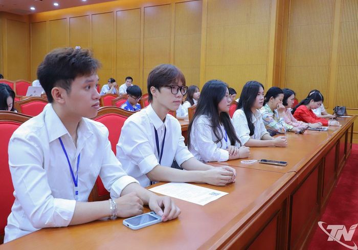 Hội thảo thu hút sự quan tâm của nhiều học sinh, sinh viên các trường học trên địa bàn tỉnh.
