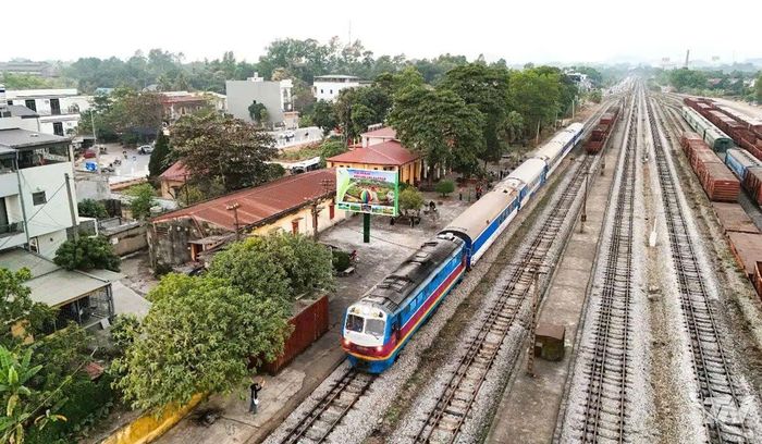 Điểm đến tại ga Lưu Xá -Thái Nguyên, 1 trong 5 điểm dừng của tour du lịch.