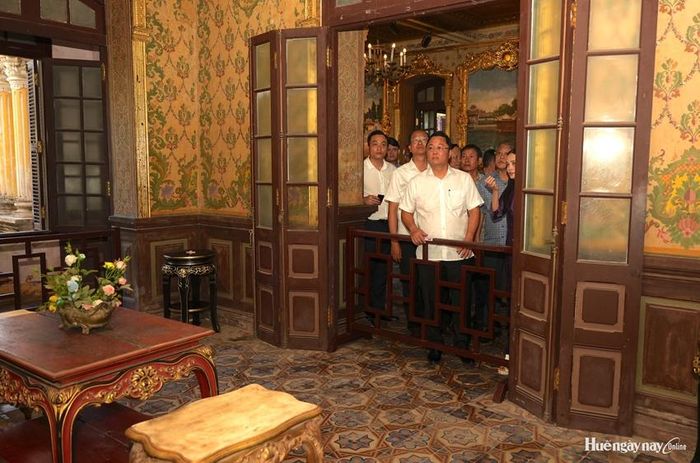 Phó Bí thư Thành ủy, Chủ tịch UBND thành phố Lê Trí Thanh khảo sát tại Cung An Định.