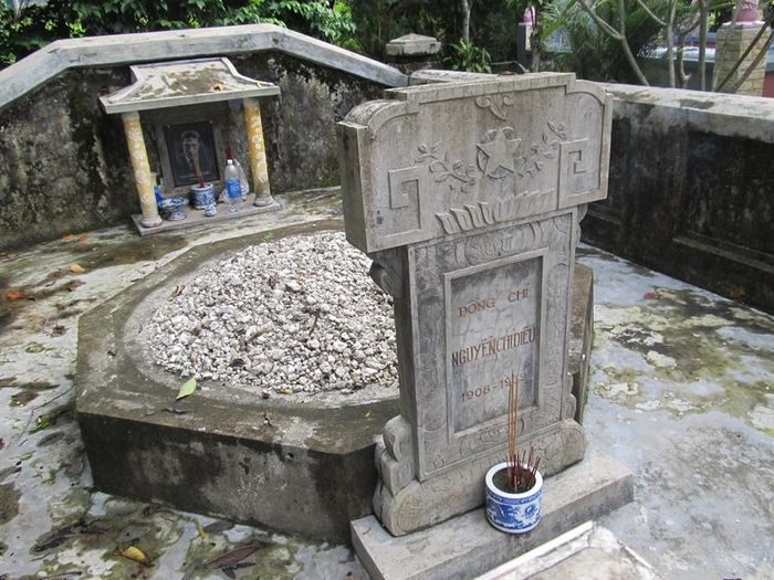 Mộ đồng chí Nguyễn Chí Diểu 