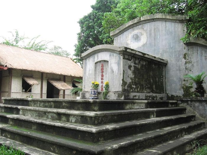 Mộ nhà chí sĩ Phan Bội Châu 