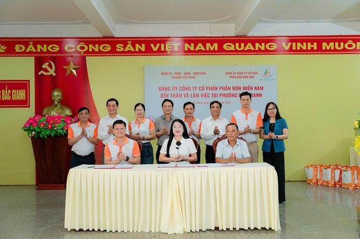 Lễ ký kết chương trình “Phân bón Miền Nam - Đồng hành xanh cùng Nông nghiệp Bắc Gianh”