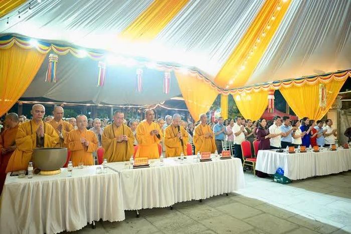 Tưởng niệm Chủ tịch Hồ Chí Minh, các anh hùng liệt sĩ đã hy sinh độc lập, tự do của Tổ quốc