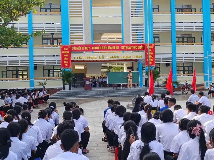 CSGT Công an tỉnh Khánh Hòa tiếp tục phối hợp với ngành Giáo dục và các cơ sở giáo dục duy trì, đổi mới nội dung, hình thức tuyên truyền.