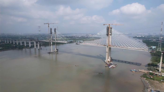 Liên danh Công ty CP Xây dựng hạ tầng Bắc Trung Nam và Công ty TNHH Freyssinet Việt Nam được Tổng công ty Đầu tư phát triển đường cao tốc Việt Nam (VEC) lựa chọn làm nhà thầu thi công.