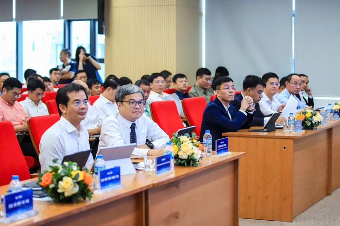 Toàn cảnh hội nghị.