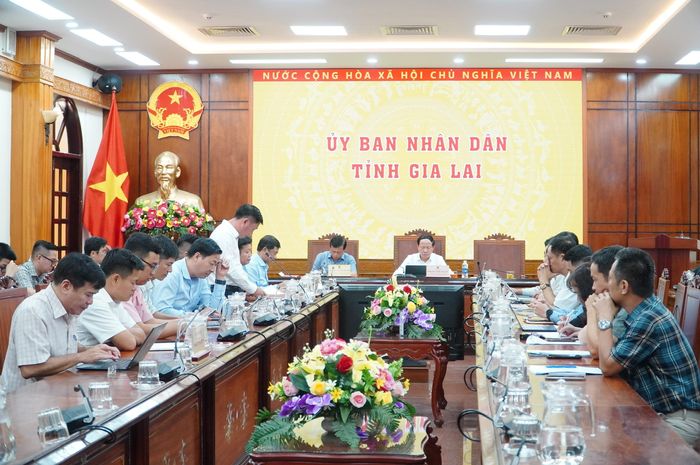Quang cảnh buổi làm việc.