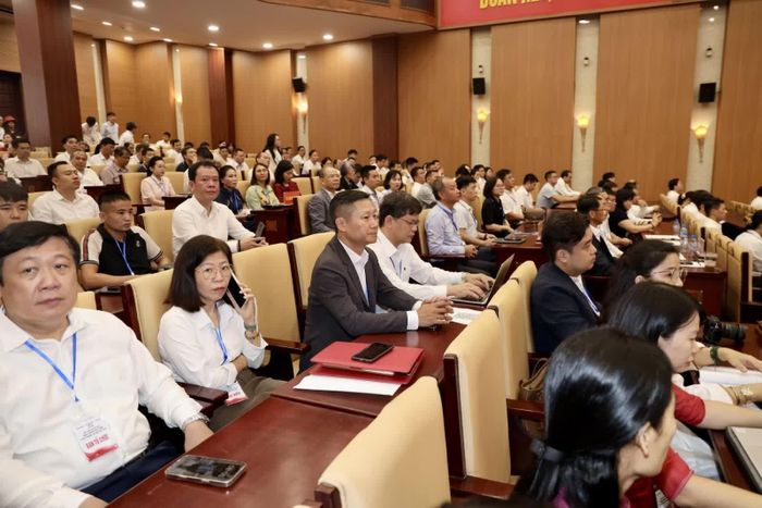 Các đại biểu tham dự hội thảo.