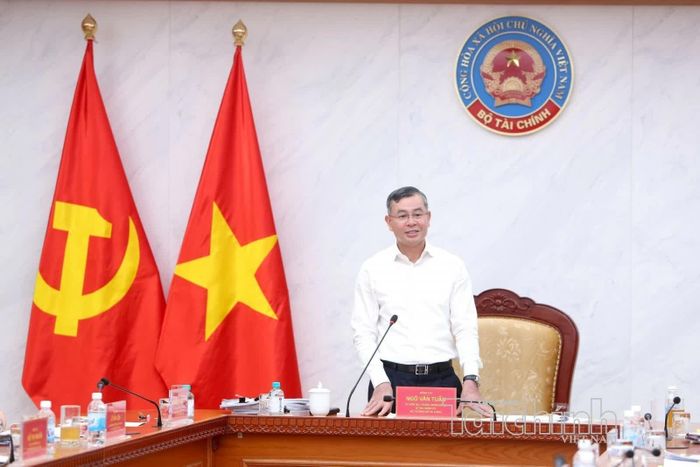 Bí thư Đảng ủy, Bộ trưởng Bộ Tài chính Ngô Văn Tuấn phát biểu kết luận hội nghị. Ảnh: Đức Minh