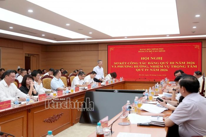 Bí thư Đảng ủy, Cục trưởng Cục Thuế Mai Xuân Thành phát biểu tại hội nghị. Ảnh: Đức Minh