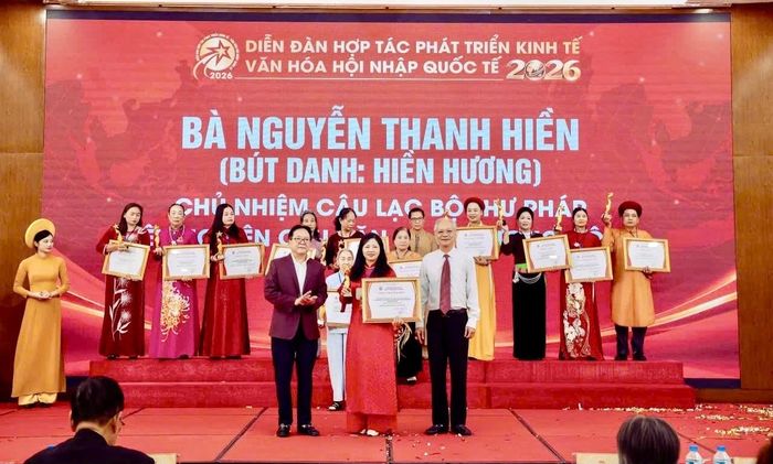 Nghệ nhân Nguyễn Thanh Hiền (Thư pháp Hiền Hương) – Đạt danh hiệu Nghệ nhân tinh hoa Văn hoá Việt Nam 2026 chuyên ngành Thư pháp
