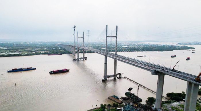 Cầu Bình Khánh và Phước Khánh là hai công trình quan trọng trên tuyến cao tốc Bến Lức - Long Thành. Ảnh: Văn Dũng