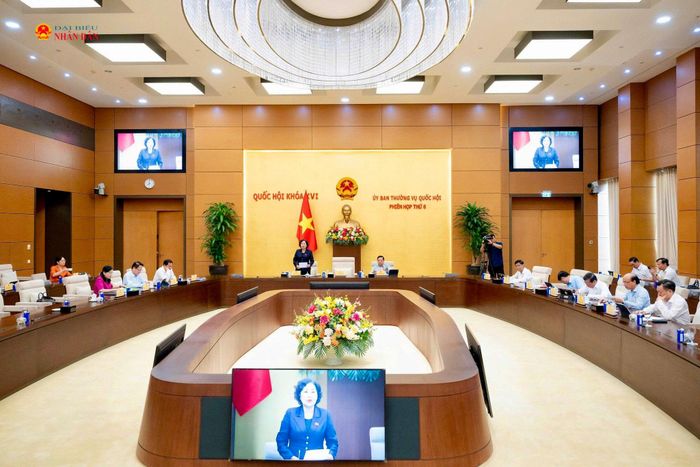 Quang cảnh phiên họp
