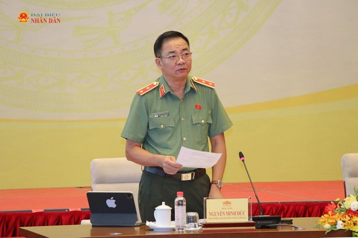 Phó Chủ nhiệm Ủy ban Quốc phòng, An ninh và Đối ngoại, Trung tướng Nguyễn Minh Đức phát biểu. Ảnh: Đắc Trường
