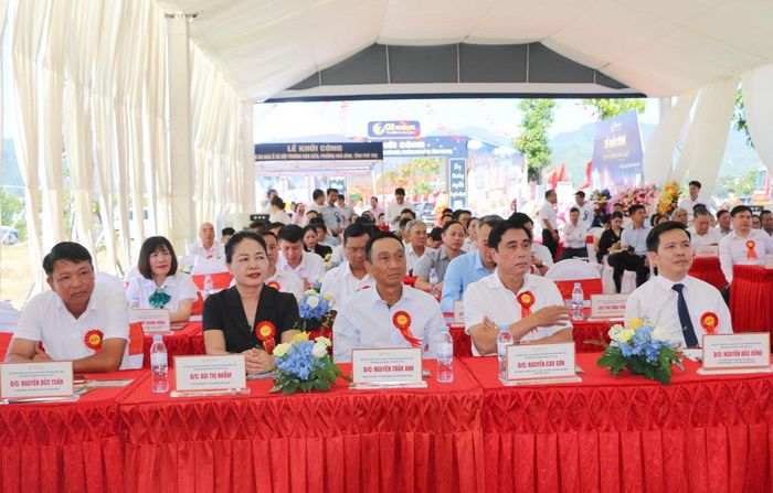 Các đại biểu tham dự buổi lễ. Ảnh: Lê Huệ