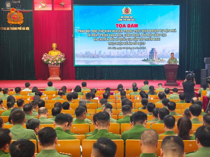 Toàn cảnh sự kiện.