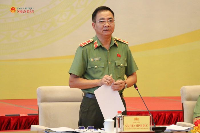 Phó Chủ nhiệm Ủy ban Quốc phòng, An ninh và Đối ngoại, Trung tướng Nguyễn Minh Đức phát biểu. Ảnh: Đắc Trường