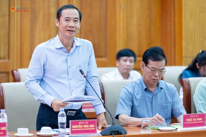 Phó Bí thư Đảng ủy Mặt trận Tổ quốc, các đoàn thể Trung ương Nguyễn Thái Học phát biểu tại hội nghị