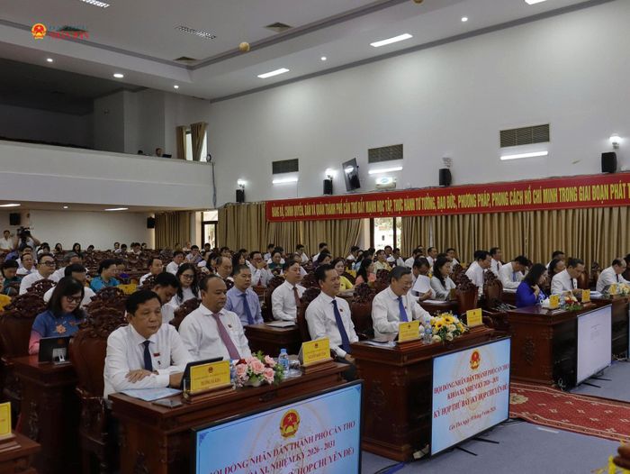 Các đại biểu tham dự kỳ họp. Ảnh: Vũ Châu