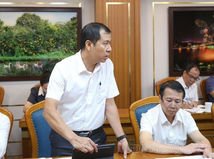Đại diện lãnh đạo các đơn vị sự nghiệp thuộc Sở Y tế phát biểu tại hội nghị