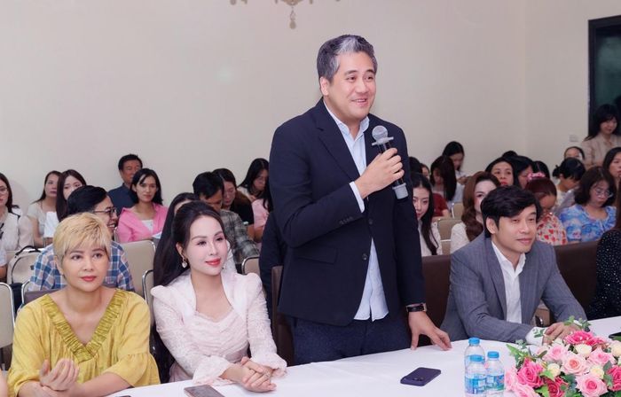NSND Bùi Công Duy, Phó Giám đốc Học viện, đánh giá hai chương trình có sự lựa chọn những tác phẩm kinh điển với yêu cầu chuyên môn cao đối với nghệ sĩ biểu diễn. Ảnh: Thọ Nam