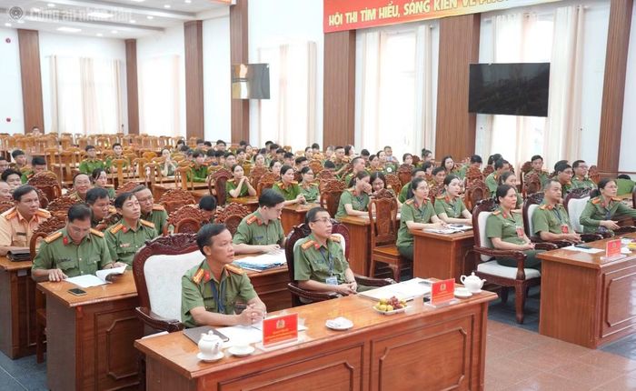 Các đại biểu tham dự hội thi.