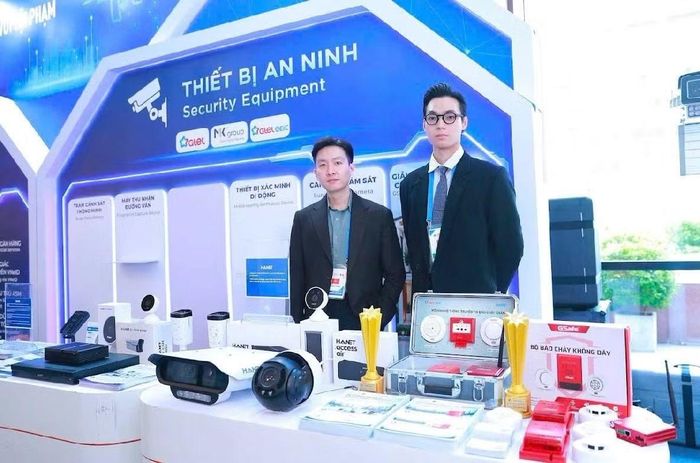 Các sản phẩm thiết bị an ninh tích hợp AI thông minh tại triển lãm.