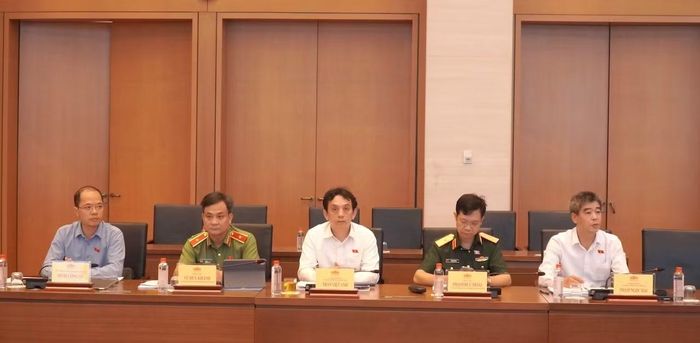 Các đại biểu tham dự phiên họp.