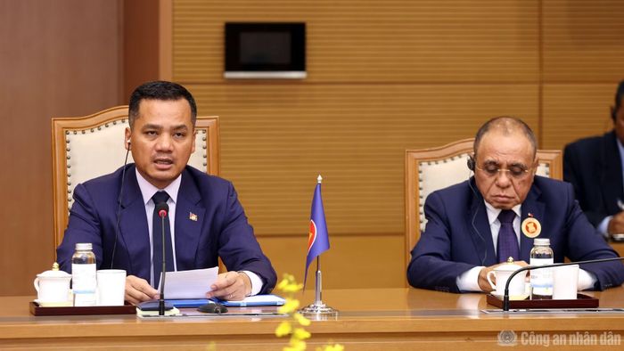 Phó Thủ tướng, Bộ trưởng Bộ Nội vụ Campuchia Sar Sokha nhấn mạnh và đánh giá cao sáng kiến của Bộ Công an Việt Nam trong chủ trì tổ chức Hội nghị.
