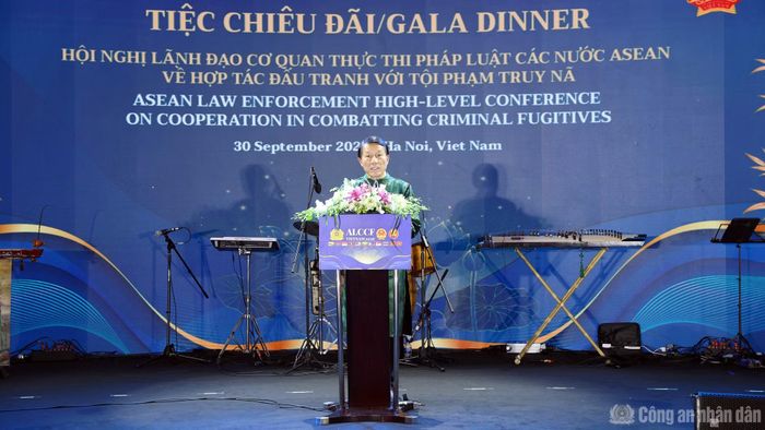  Bộ trưởng Lương Tam Quang chào mừng các đại biểu sang Việt Nam tham dự Hội nghị. 