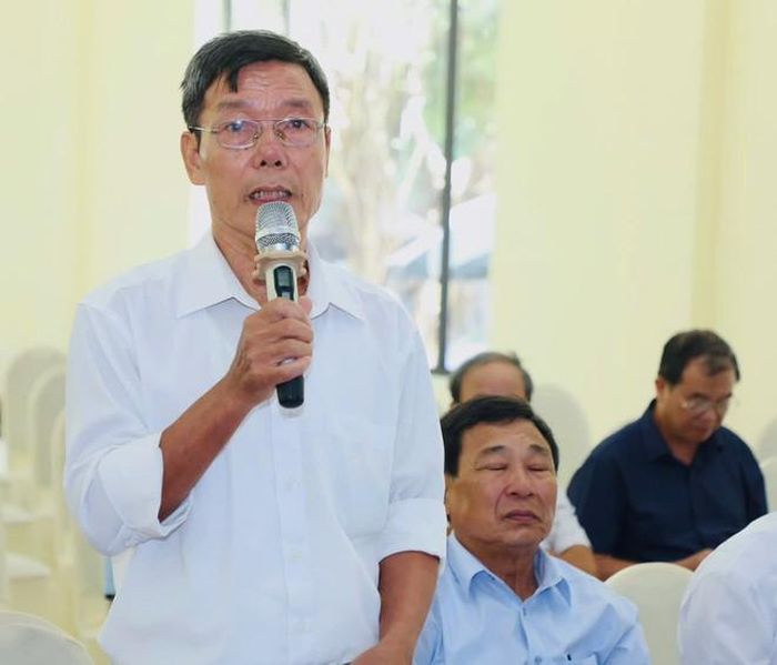 Đại biểu thảo luận đóng góp cho dự thảo quy chế.