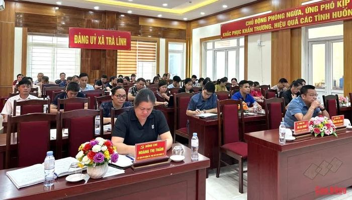 Các đại biểu dự hội nghị tại điểm cầu Đảng ủy xã Trà Lĩnh.