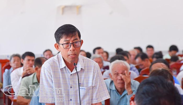 Cử tri Trần Quốc Kỳ, ấp Tân Bửu, xã Tân Hưng, đề cập các vấn đề trên lĩnh vực giáo dục, y tế.