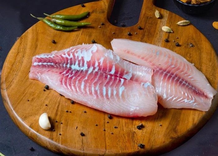 Cá rô phi đôi khi còn được ví von là “gà nước” bởi phần thịt trắng, dễ ăn và dễ kết hợp với nhiều nguyên liệu - Ảnh minh hoạ