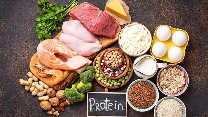Chế độ ăn đa dạng giúp cung cấp dưỡng chất cần thiết cho tóc