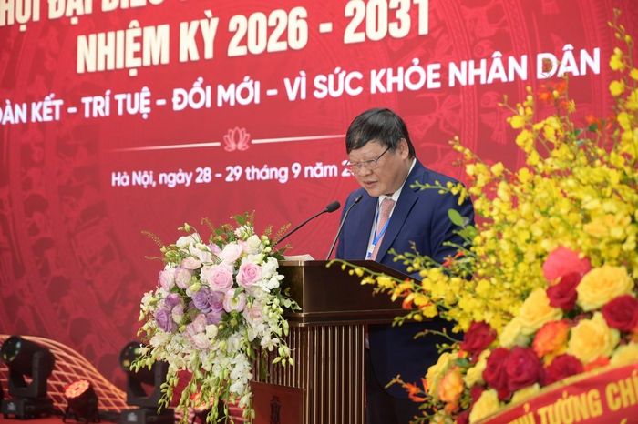 GS.TS Nguyễn Viết Tiến, nguyên Thứ trưởng Bộ Y tế, Phó Chủ tịch Thường trực Hội đồng Y khoa Quốc gia, Phó Chủ tịch Tổng hội Y học Việt Nam, được bầu giữ chức Chủ tịch Tổng hội Y học Việt Nam.