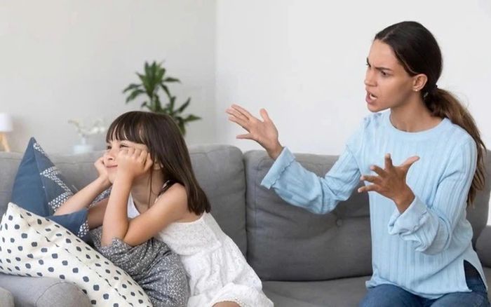 Nỗi lo con mất kết nối với cha mẹ. Ảnh minh hoạ.