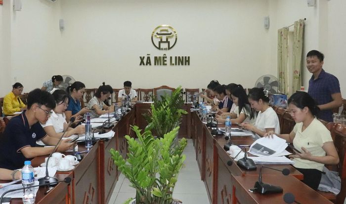 Nhờ quyết liệt vào cuộc, đến ngày 29-9, xã Mê Linh đã thu thập, xây dựng dữ liệu đất đai đạt 100%. Ảnh: Hoàng Sơn