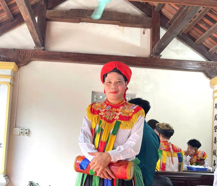 Chủ nhiệm Câu lạc bộ Trống Bồng Triều Khúc Nguyễn Huy Tuyển. Ảnh: Đào Tuyết