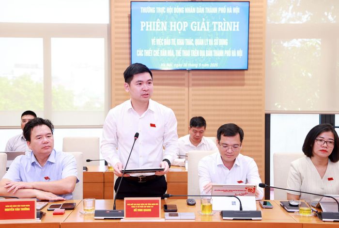 Đại biểu Đỗ Vinh Quang (Tổ đại biểu số 30) đề nghị làm rõ các cơ chế, chính sách hỗ trợ, ưu đãi thu hút doanh nghiệp tham gia đầu tư, quản lý, khai thác các thiết chế văn hóa và thể thao. Ảnh: Văn Tuyến