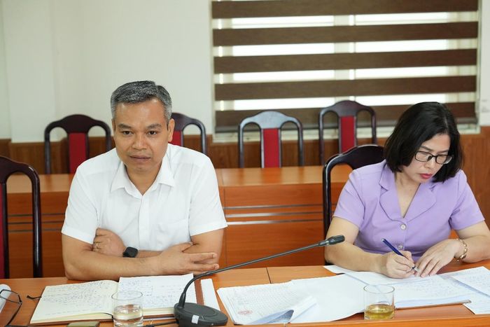 Phó Bí thư Thường trực Đảng ủy xã Thuận An Đào Xuân Trường nhấn mạnh vai trò của cán bộ, đảng viên trong nắm bắt tâm tư, nguyện vọng của nhân dân trong công tác giải phóng mặt bằng. Ảnh: Vân Thư