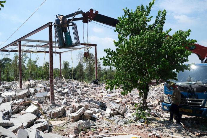 Một trường hợp vi phạm, người dân tự giác chủ động tháo dỡ khắc phục hậu quả. Ảnh: Sỹ Hào