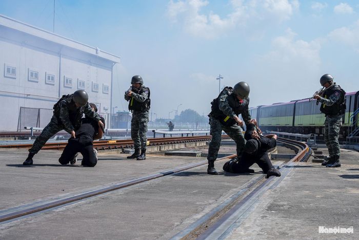 Thông qua diễn tập, các đơn vị kiểm tra khả năng huy động lực lượng, phương tiện, đồng thời nâng cao năng lực xử lý các tình huống giả định. Đây cũng là dịp rà soát cơ chế phối hợp trong những tình huống có nguy cơ ảnh hưởng đến hành khách, nhân viên, công trình và hoạt động vận hành đường sắt đô thị.