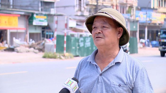 Ông Lương Vũ Hai kỳ vọng Quốc lộ 6 sau khi được mở rộng sẽ tạo thuận lợi hơn cho người dân đi lại, giao thương. Ảnh: VT