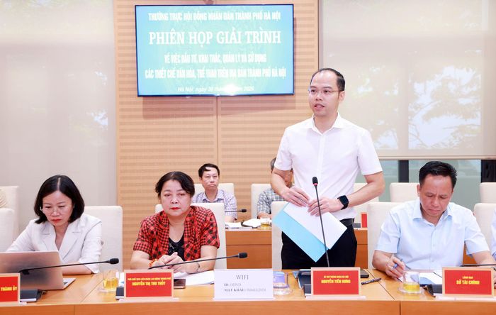 Bí thư Thành đoàn Hà Nội Nguyễn Tiến Hưng làm rõ hiệu quả khai thác Cung Thiếu nhi Hà Nội. Ảnh: Văn Tuyến