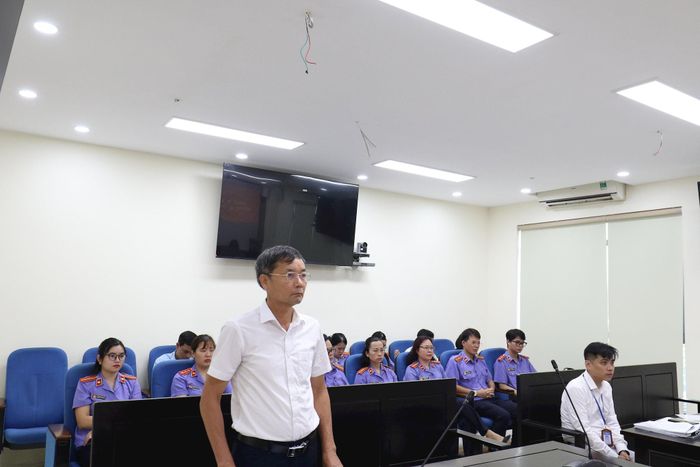 Ông Trần Văn Khoái tại phiên tòa diễn ra sáng 30-9. Ảnh: Vũ Cường.