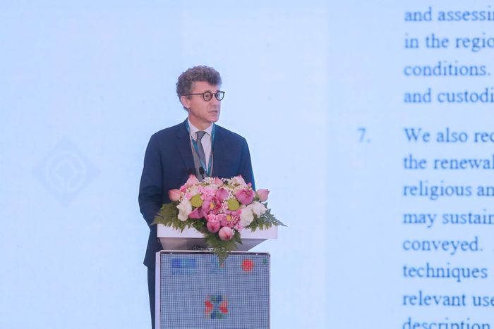 Trưởng Đại diện Văn phòng UNESCO tại Việt Nam Jonathan Baker chia sẻ tại Đối thoại. Ảnh: Khánh Huy