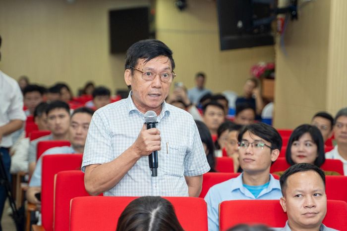 Chủ tịch Hội đồng quản trị Công ty Hiệp Hòa Đào Mạnh Hùng phát biểu đề xuất ý kiến tại hội nghị. Ảnh: Sở KHCN 