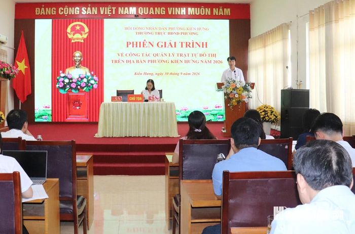 Quang cảnh phiên giải trình. Ảnh: Tuấn Điệp